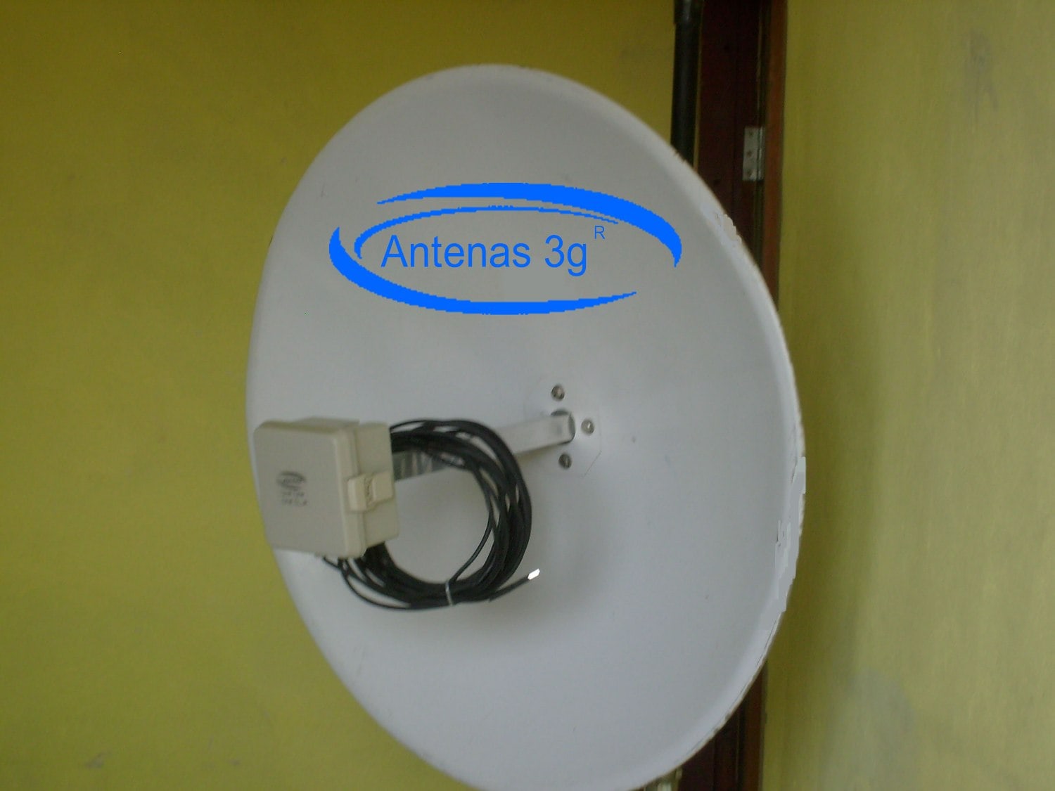Antena Parabólica 3g ou 4g 50 dbi Sólida em Alumínio